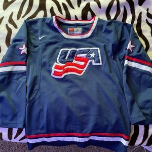 Boys Large Nike USA Hockey Jersey